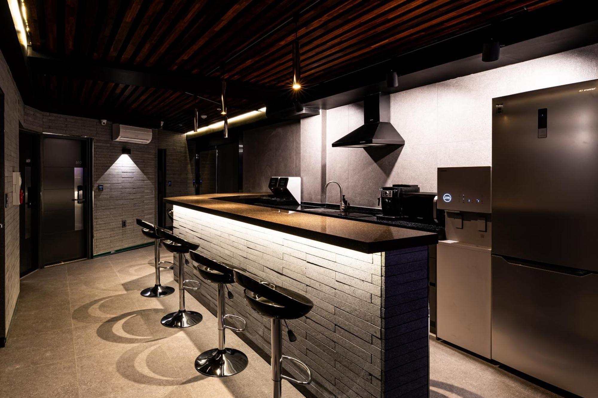 U Stay Myeongdong Seoul Exterior photo